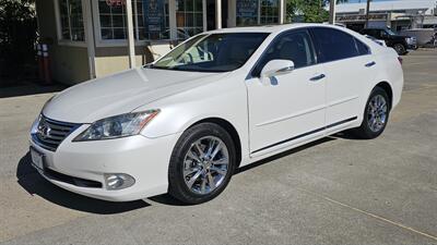 2011 Lexus ES Sedan