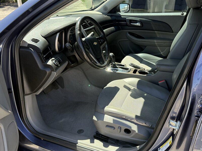 2015 Chevrolet Malibu LT - Photo 5 - Lakeport, CA 95453-5619
