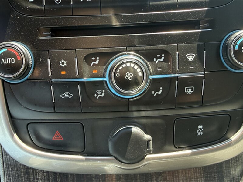 2015 Chevrolet Malibu LT - Photo 9 - Lakeport, CA 95453-5619
