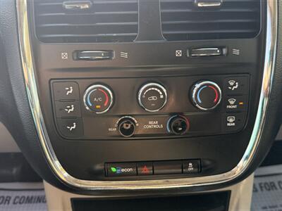 2012 Dodge Grand Caravan SXT   - Photo 12 - Lakeport, CA 95453-5619