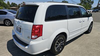 2017 Dodge Grand Caravan GT   - Photo 3 - Lakeport, CA 95453-5619