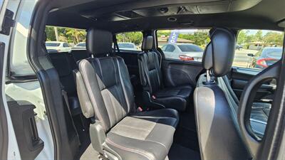2017 Dodge Grand Caravan GT   - Photo 6 - Lakeport, CA 95453-5619