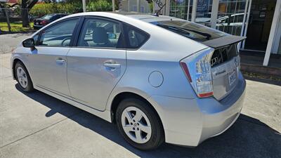 2010 Toyota Prius III - w/SOLAR PANELS   - Photo 4 - Lakeport, CA 95453-5619