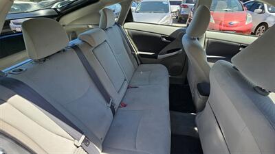 2010 Toyota Prius III - w/SOLAR PANELS   - Photo 7 - Lakeport, CA 95453-5619