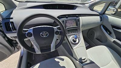 2010 Toyota Prius III - w/SOLAR PANELS   - Photo 11 - Lakeport, CA 95453-5619