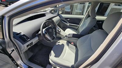2010 Toyota Prius III - w/SOLAR PANELS   - Photo 10 - Lakeport, CA 95453-5619