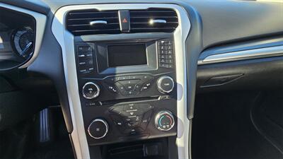2014 Ford Fusion S   - Photo 11 - Lakeport, CA 95453-5619