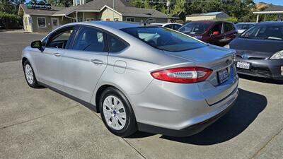 2014 Ford Fusion S   - Photo 4 - Lakeport, CA 95453-5619