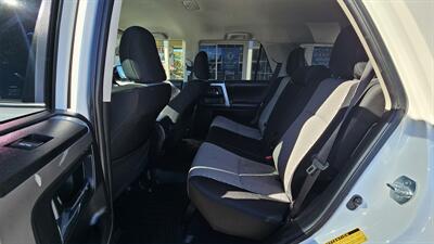 2016 Toyota 4Runner SR5   - Photo 7 - Lakeport, CA 95453-5619