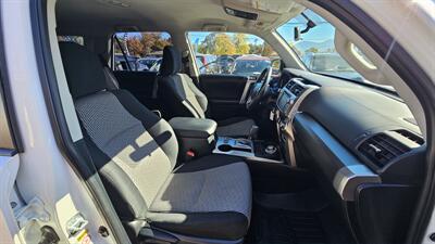 2016 Toyota 4Runner SR5   - Photo 5 - Lakeport, CA 95453-5619