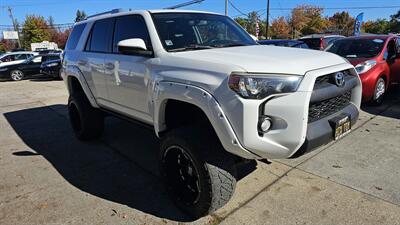 2016 Toyota 4Runner SR5   - Photo 2 - Lakeport, CA 95453-5619
