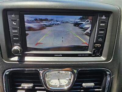 2014 Chrysler Town & Country Touring   - Photo 13 - Lakeport, CA 95453-5619