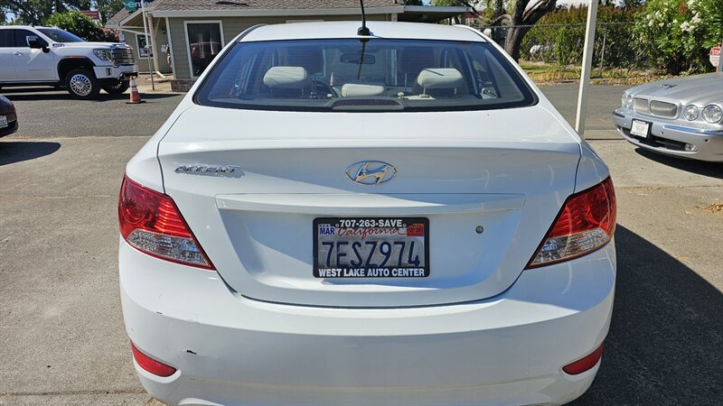 2014 Hyundai ACCENT GLS - Photo 5 - Lakeport, CA 95453-5619