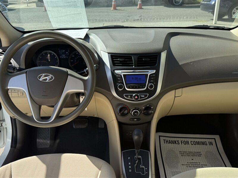 2014 Hyundai ACCENT GLS - Photo 7 - Lakeport, CA 95453-5619