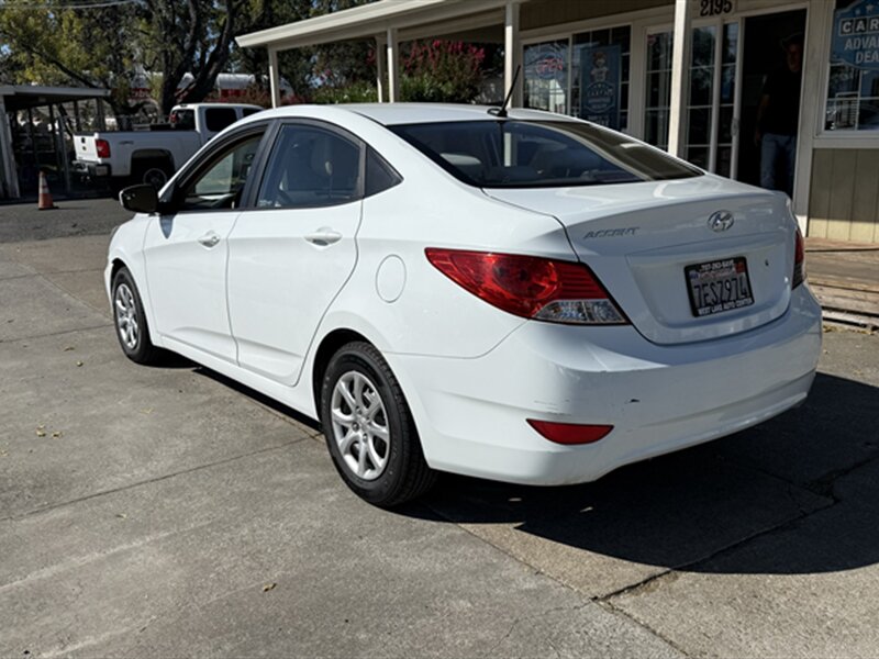 2014 Hyundai ACCENT GLS - Photo 5 - Lakeport, CA 95453-5619