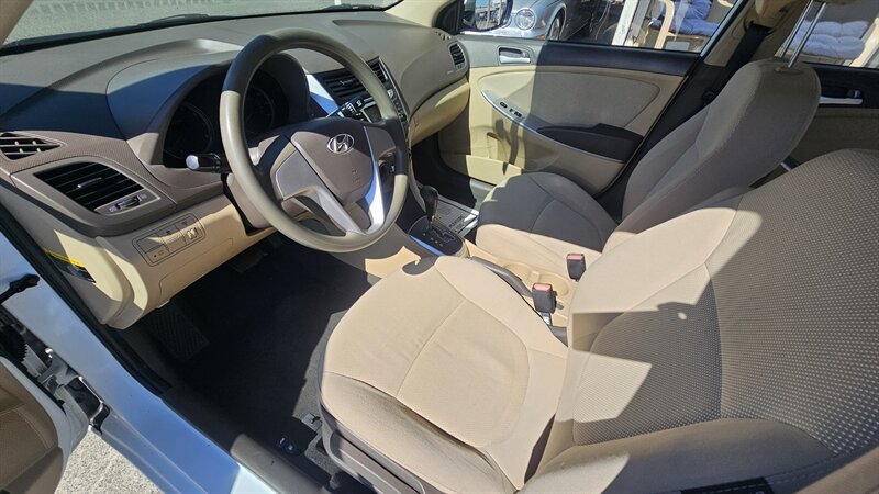 2014 Hyundai ACCENT GLS - Photo 10 - Lakeport, CA 95453-5619