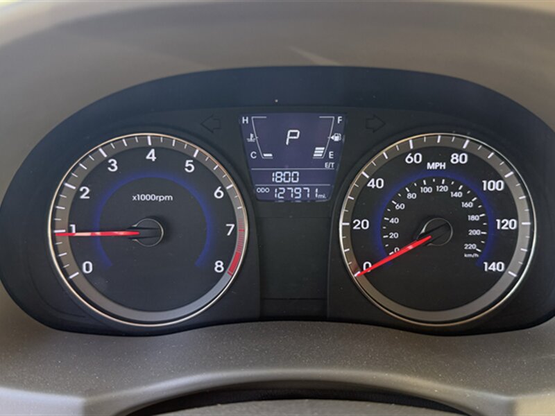 2014 Hyundai ACCENT GLS - Photo 9 - Lakeport, CA 95453-5619