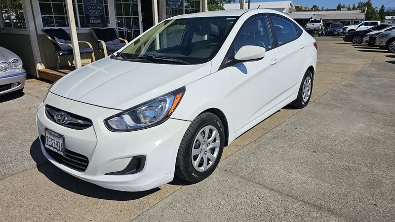 2014 Hyundai Accent GLS 4-Door 6-Speed Automatic's photo