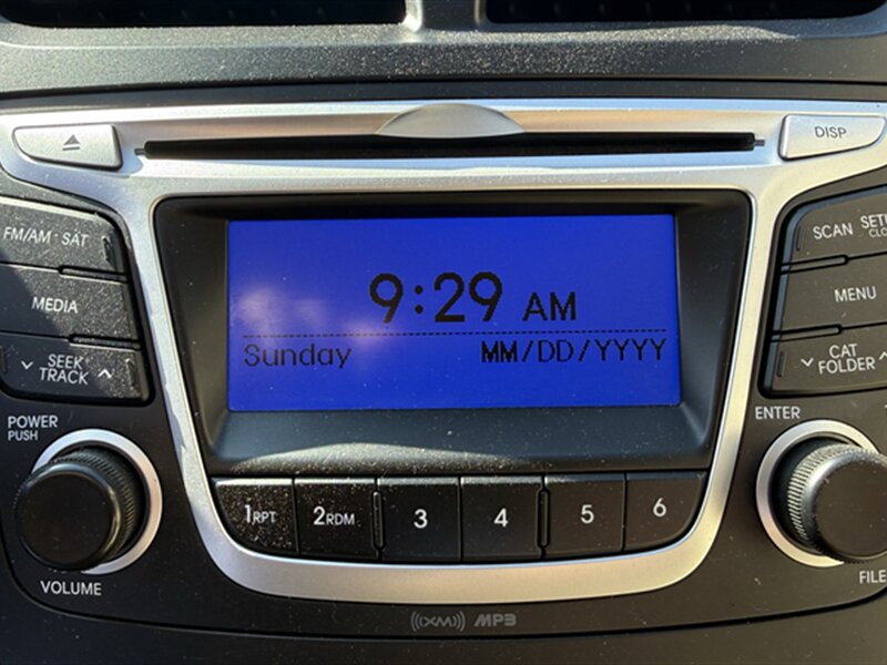 2014 Hyundai ACCENT GLS - Photo 10 - Lakeport, CA 95453-5619