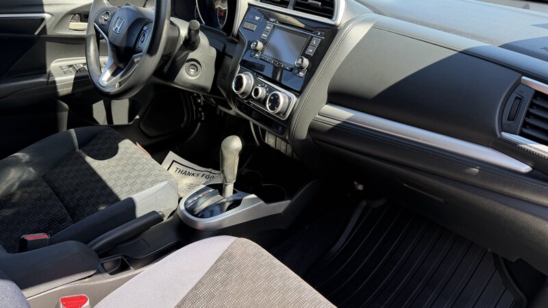 2016 Honda Fit LX - Photo 14 - Lakeport, CA 95453-5619