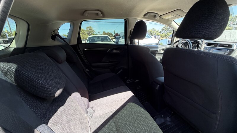 2016 Honda Fit LX - Photo 11 - Lakeport, CA 95453-5619