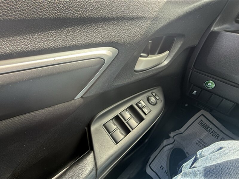 2016 Honda Fit LX - Photo 16 - Lakeport, CA 95453-5619