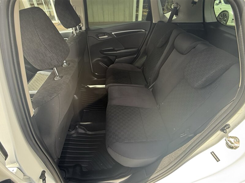 2016 Honda Fit LX - Photo 17 - Lakeport, CA 95453-5619