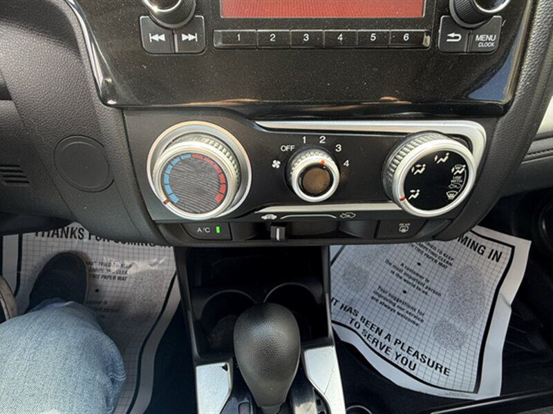 2016 Honda Fit LX - Photo 11 - Lakeport, CA 95453-5619