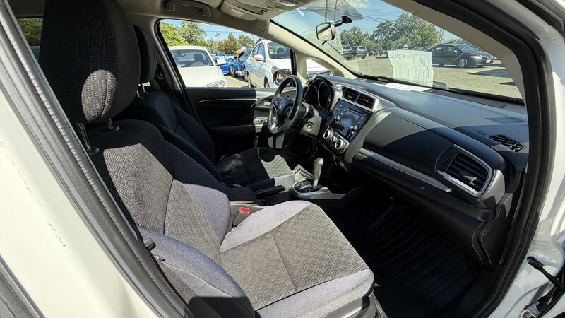 2016 Honda Fit LX - Photo 12 - Lakeport, CA 95453-5619