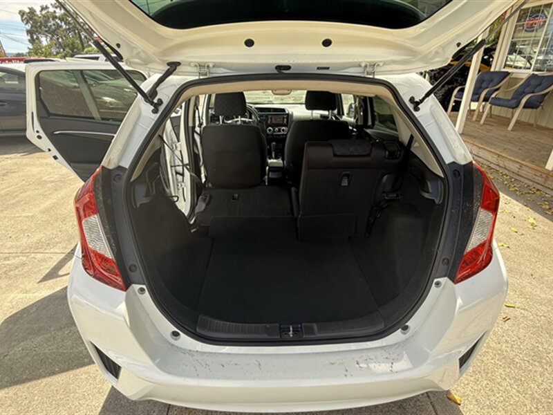 2016 Honda Fit LX - Photo 19 - Lakeport, CA 95453-5619