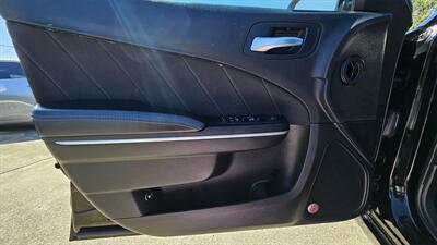 2016 Dodge Charger SXT w/ Beats by Dre Package   - Photo 10 - Lakeport, CA 95453-5619