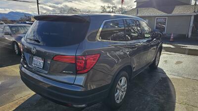 2016 Honda Pilot LX   - Photo 3 - Lakeport, CA 95453-5619
