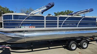 2022 TRIFECTA PONTOON LE SERIES - Photo 2 - Lakeport, CA 95453-5619