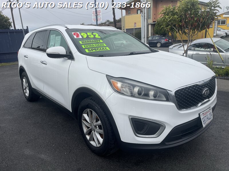 2017 Kia Sorento LX's photo