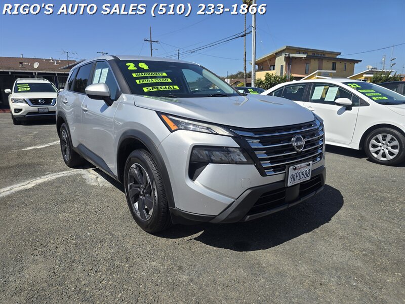 2024 Nissan Rogue SV  