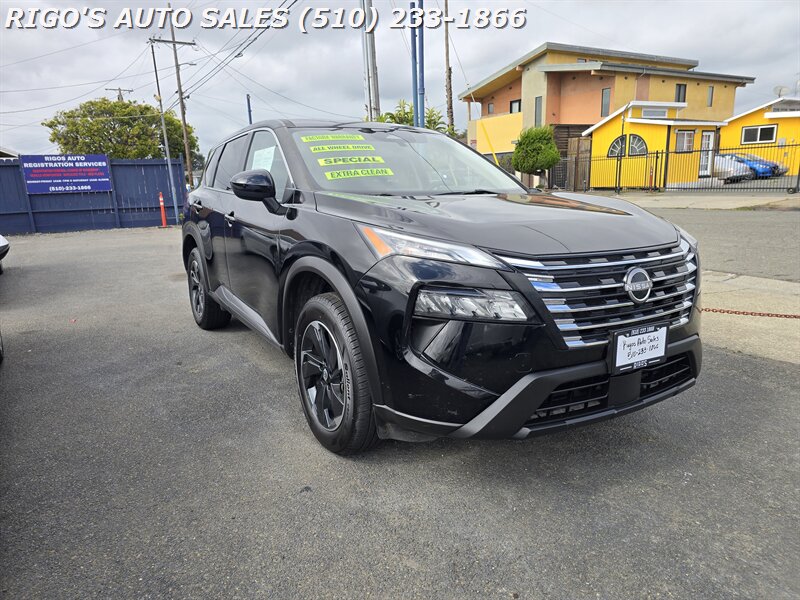 2024 Nissan Rogue SV  