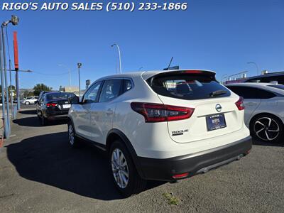 2022 Nissan Rogue Sport S   - Photo 4 - Richmond, CA 94804