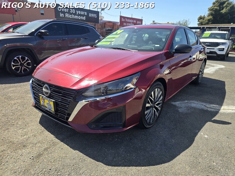 2024 Nissan Altima 2.5 SV  