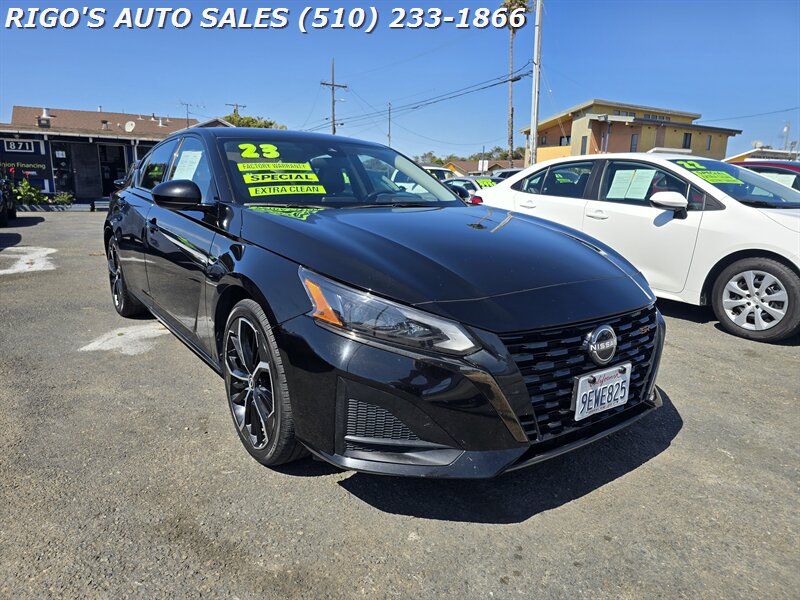 2023 Nissan Altima 2.5 SR  