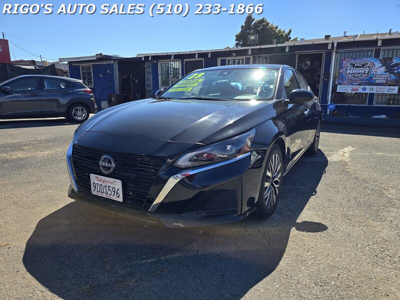 2023 Nissan Altima 2.5 SV  