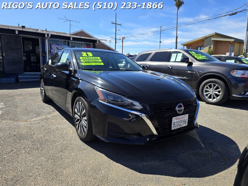 2023 Nissan Altima 2.5 SV  