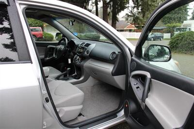 2007 Toyota RAV4 Limited   - Photo 14 - Shoreline, WA 98133