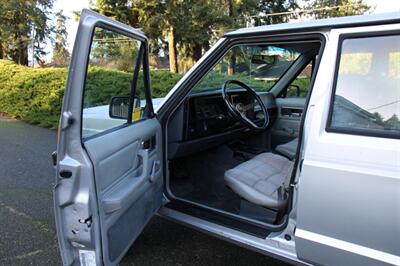 1991 Jeep Cherokee Sport   - Photo 5 - Shoreline, WA 98133