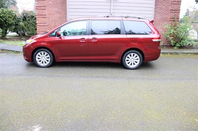 2011 Toyota Sienna XLE 7-Passenger AWD   - Photo 14 - Shoreline, WA 98133
