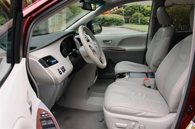 2011 Toyota Sienna XLE 7-Passenger AWD   - Photo 5 - Shoreline, WA 98133