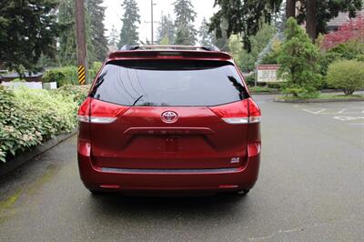 2011 Toyota Sienna XLE 7-Passenger AWD   - Photo 12 - Shoreline, WA 98133