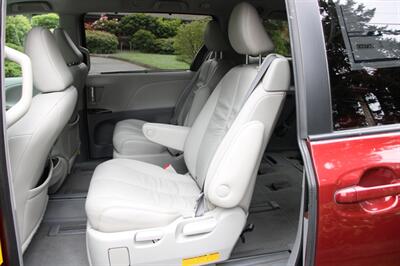 2011 Toyota Sienna XLE 7-Passenger AWD   - Photo 16 - Shoreline, WA 98133