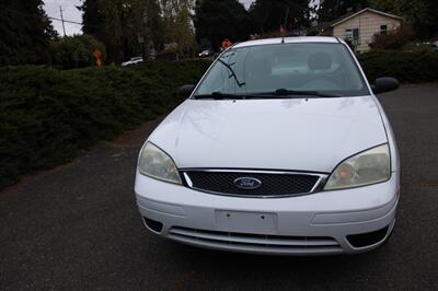 2005 Ford Focus ZX4 SE   - Photo 9 - Shoreline, WA 98133