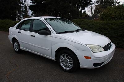 2005 Ford Focus ZX4 SE   - Photo 2 - Shoreline, WA 98133