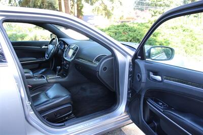 2011 Chrysler 300C   - Photo 14 - Shoreline, WA 98133